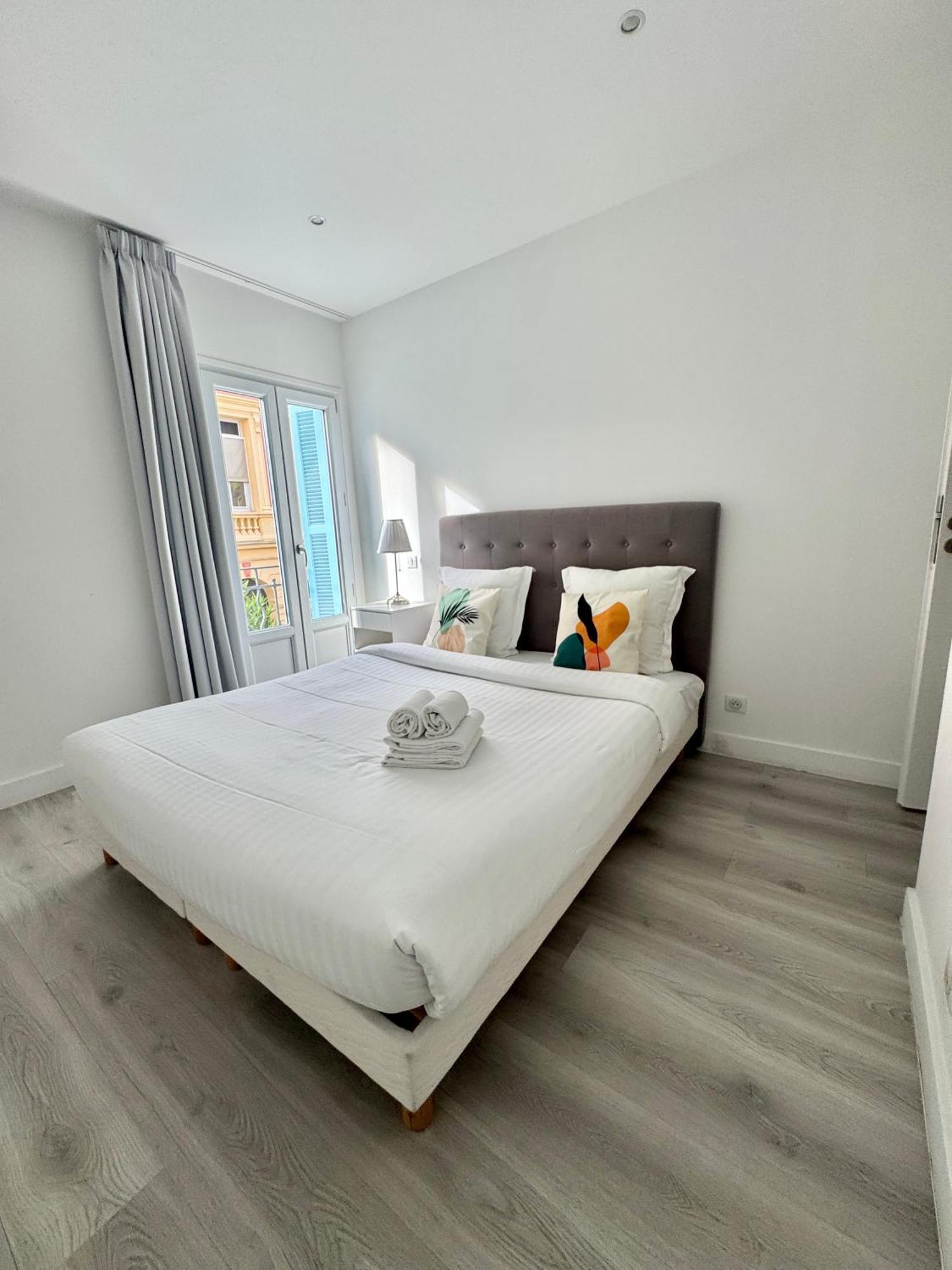 Republique Appartements Мантон Екстер'єр фото