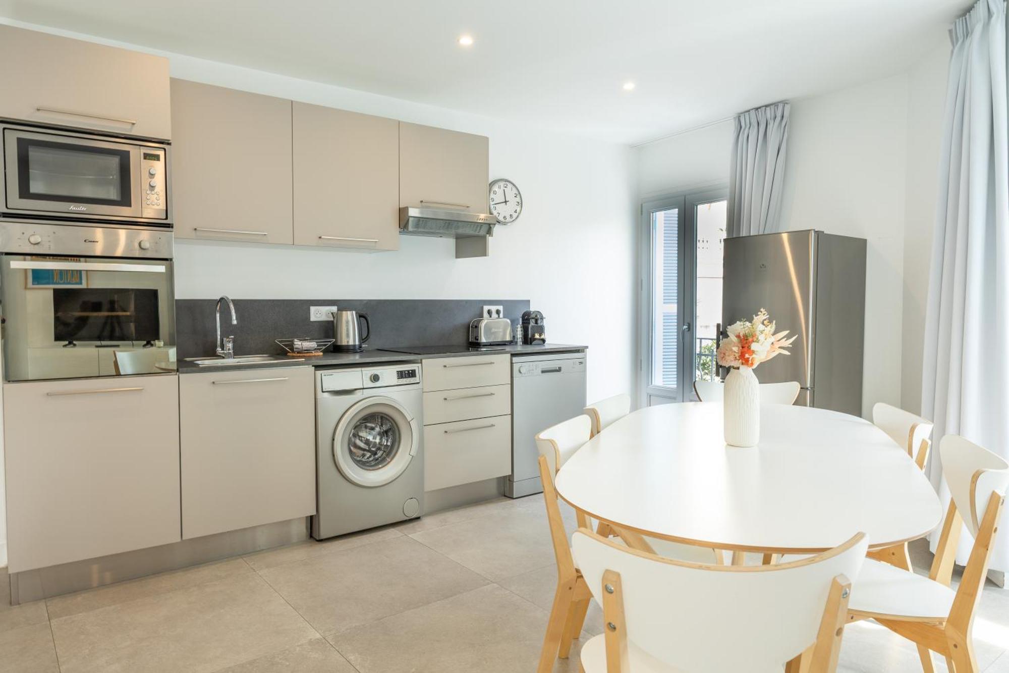 Republique Appartements Мантон Екстер'єр фото