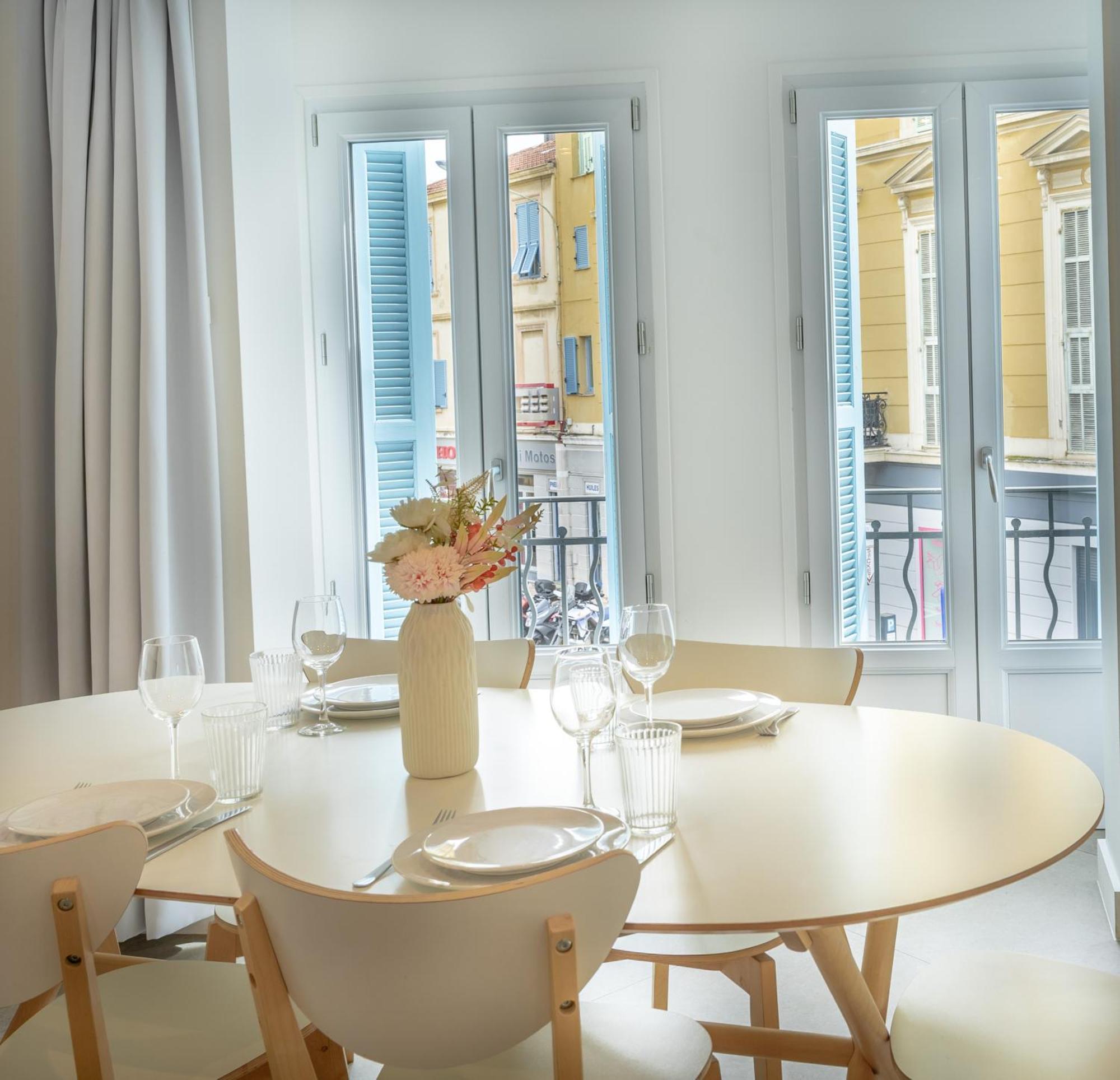 Republique Appartements Мантон Екстер'єр фото